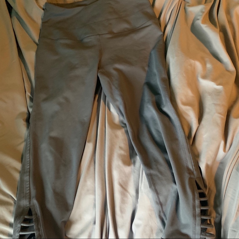 Gray cropped zella leggings with cutouts